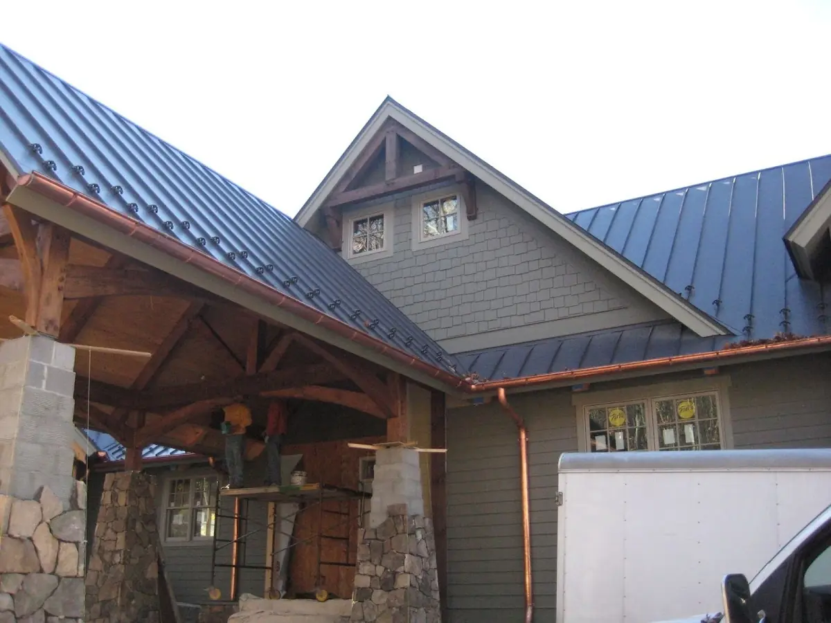 Craftsman Roofing team delivering quality roofing work in Praesel